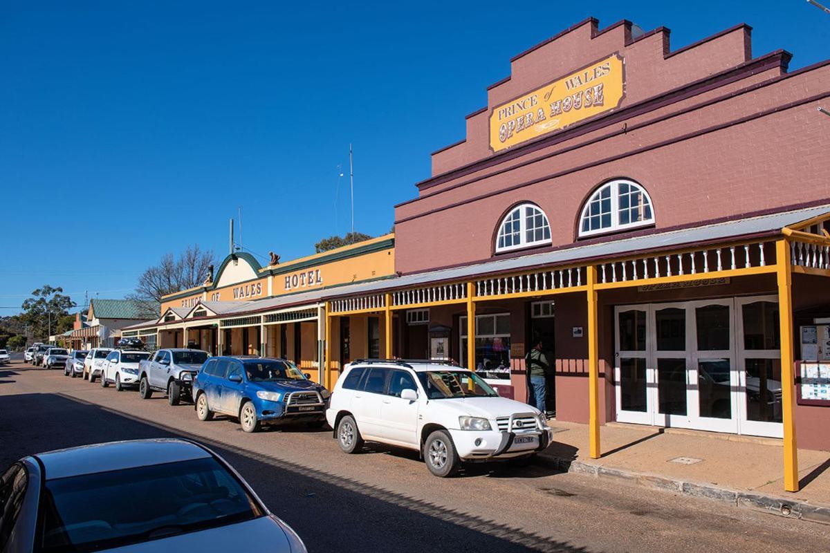 Prince Of Wales Hotel Gulgong Buitenkant foto